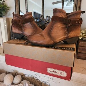 Cobb Hill Ginny Bootie Almond Antique Size 6
